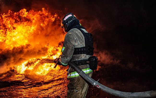 Нічна атака на Харків: внаслідок пожежі постраждали 57 людей, відкрито штаб допомоги