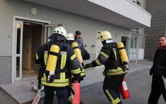 В Киеве горела многоэтажка, эвакуировали 60 человек