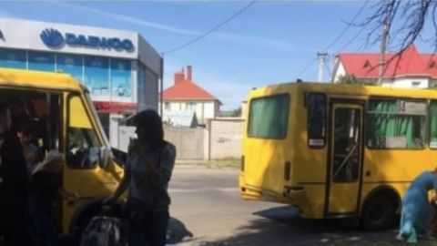 У Херсоні зіткнулися дві маршрутки з пасажирами