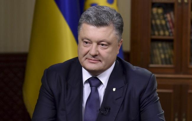 Порошенко присвоїв звання "Мати-героїня" 1085 українським жінкам