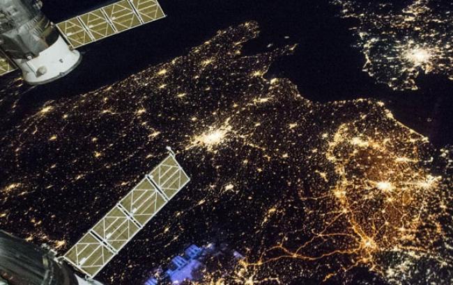 NASA опубликовало фото ночной Европы в праздничную ночь