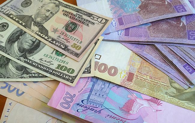 Квартиру известного украинского футболиста обокрали: вынесли доллары и евро