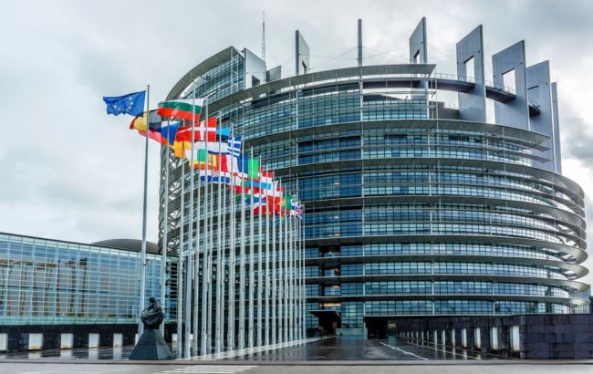 Європарламент буде "пильно стежити" за справою Порошенко
