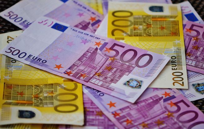 Курс євро знижується другий день поспіль