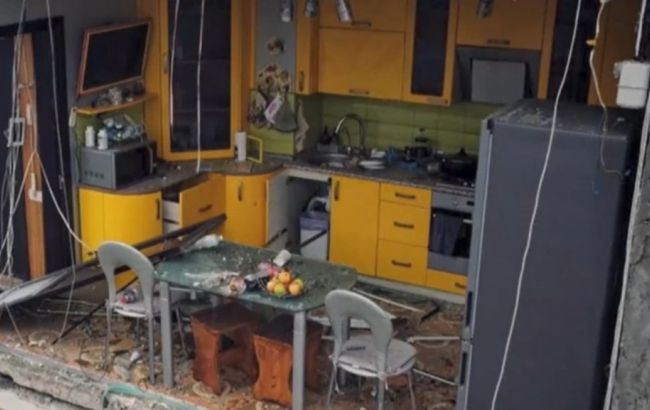 Історія сімʼї з "жовтою кухнею" у зруйнованій багатоповерхівці у Дніпрі вийшла в музеї "Голоси мирних"