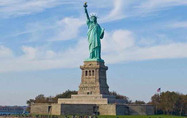 В США закрыли для туристов Статую Свободы: стала известна причина