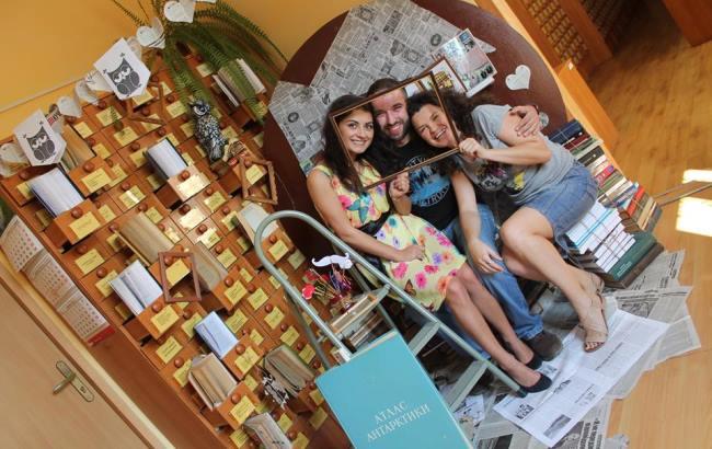 "Антиселфи": в Ужгороде начали бороться с "себяшками"