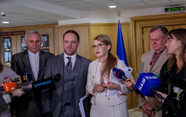 Тимошенко: влада свідомо зриває розгляд в Конституційному суді закону про ринок землі