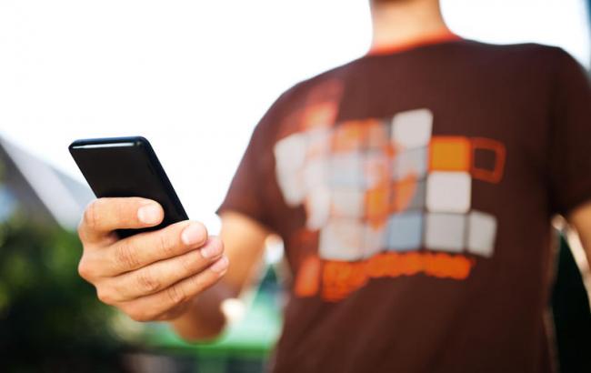 Розвідка: РФ вводить на окупованому Донбасі послуги чеченського мобільного оператора