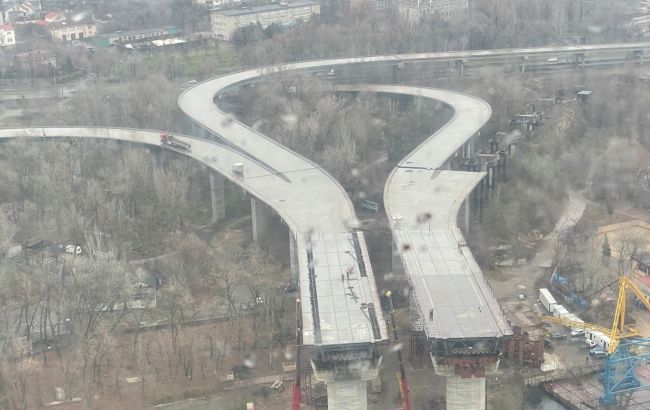 Первое движение по мостам-долгостроям в Запорожье откроют уже до конца года