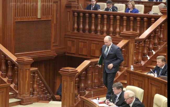 Правительство Молдовы отправили в отставку после ареста экс-премьера