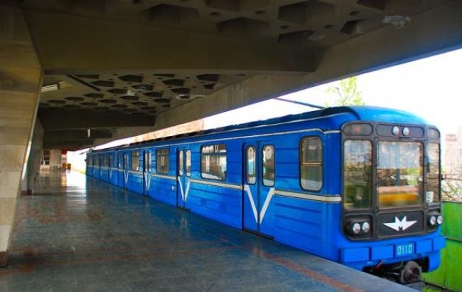 Київський міський транспорт сьогодні працюватиме на годину довше