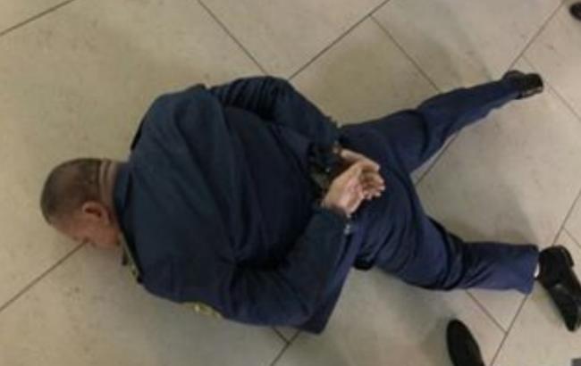 В Киеве сотрудника таможни задержали на взятке