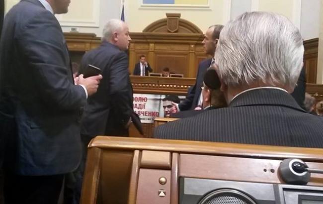 У Раді зняли іменну табличку з місця Мосійчука