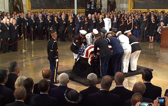 Похорон Маккейна: стало відомо, хто з українських політиків відвідає церемонію