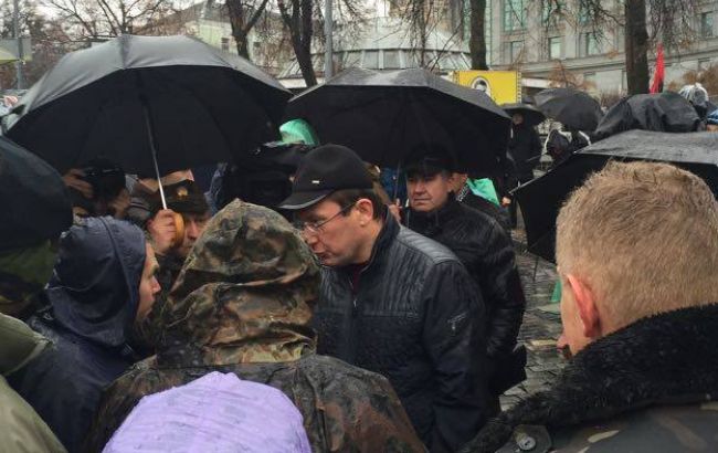 Луценко: суди дали дозвіл на заочне засудження 6 з 8 поплічників Януковича