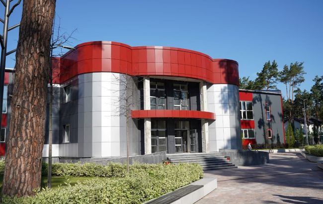 В Буче под Киевом ко Дню независимости строят "Академию спорта"