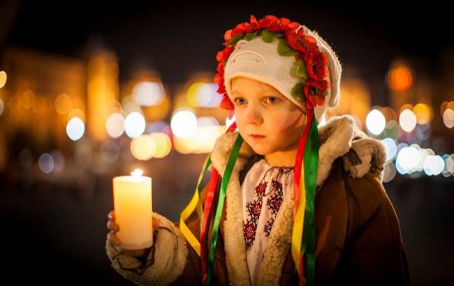 "Боже, научи нас не продавать свою совесть ни дешево, ни дорого": дети воинов АТО молятся за мир в Украине