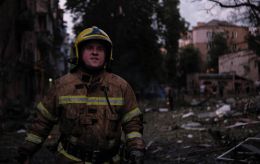 Попадание в дома, горит ТРЦ, есть погибший и раненные: все последствия атаки на Киев