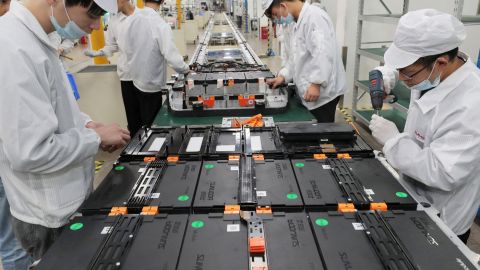 Электромобили могут подорожать уже в 2022 году из-за роста цен на литий