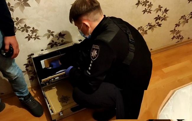 В Одессе мужчина напал с ножом на полицейского. Его задерживал спецназ