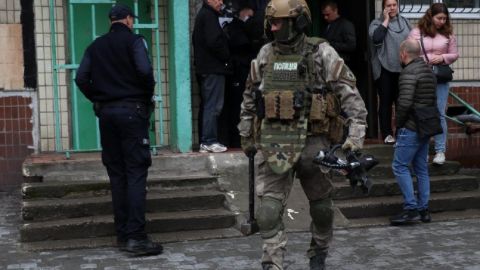 Житель Днепра угрожал взорвать многоэтажку: спецназ полиции сумел его обезвредить