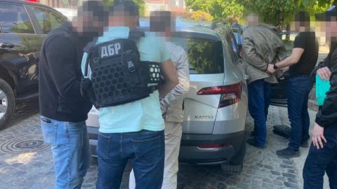 В Закарпатской области на взятке задержали налоговиков: требовали деньги у предпринимателя