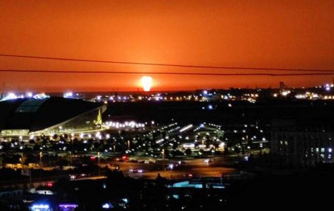 "Виверження грязьового вулкана". В Азербайджані заперечують вибух на нафтовій платформі