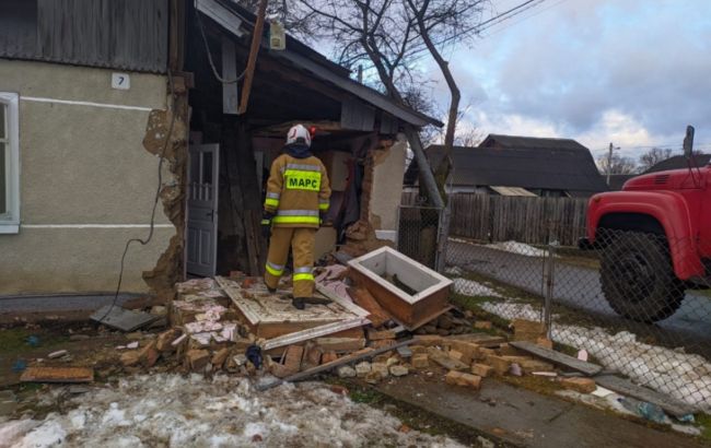 У житловому будинку на Прикарпатті стався вибух: є потерпілий