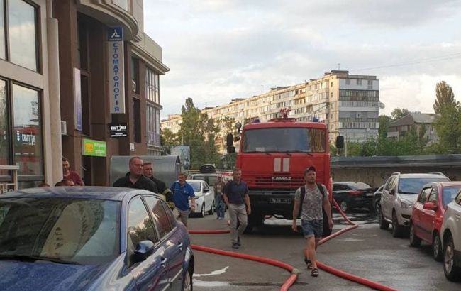 У Києві горів супермаркет "Сільпо": відвідувачів і персонал евакуювали