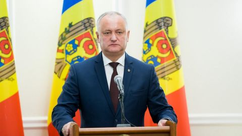 Додон запропонував Санду обговорити розпуск парламенту Молдови