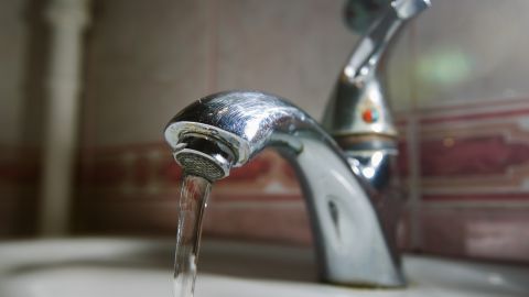 Вода в Криму: Ялті будуть давати за графіком, в Сімферополі залишилося на 8 днів