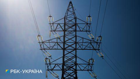 Через негоду без світла залишилися жителі чотирьох областей України