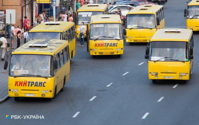В Киеве водитель избил пассажирку-иностранку и выгнал ее из маршрутки