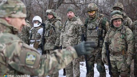 В Николаеве обнаружили несколько ДРГ, жителей просят оставаться дома