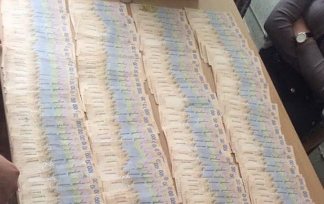 У Києві на хабарі у 111 тис. грн затримано начальник податкової інспекції