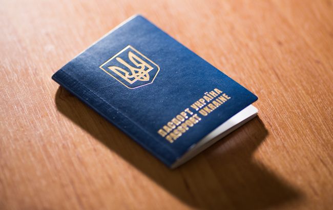 Виїзд до Росії за закордонним паспортом намагаються скасувати через суд