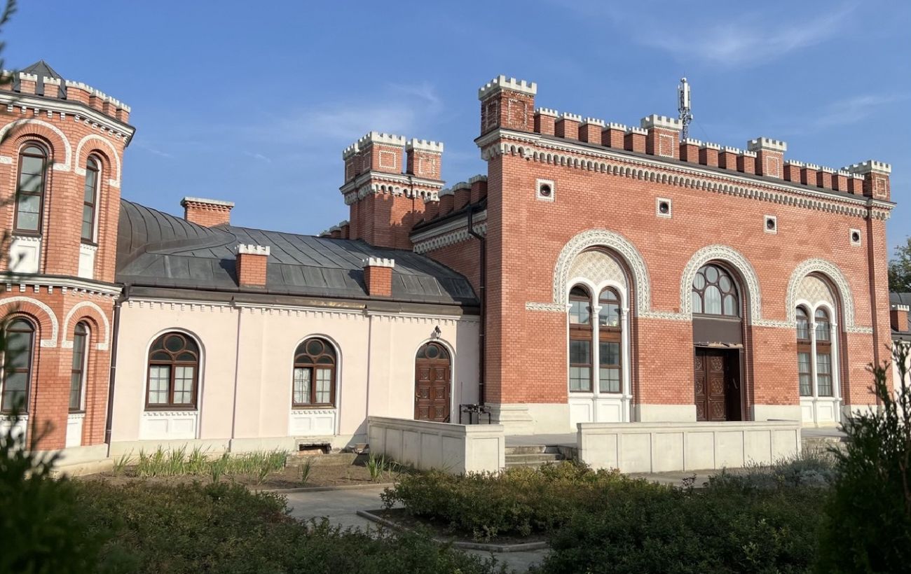 У Чернівцях підпалили одну з найвідоміших у світі синагог (фото)