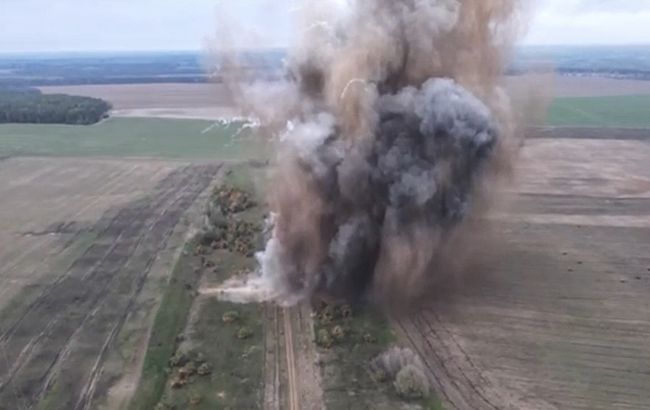 ГСЧС обнародовала видео уничтожения 475 вражеских боеприпасов