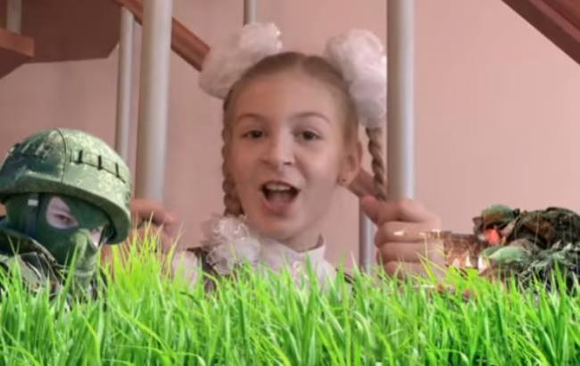 "В траве сидел разведчик": украинская девочка спела о российских военных на Донбассе