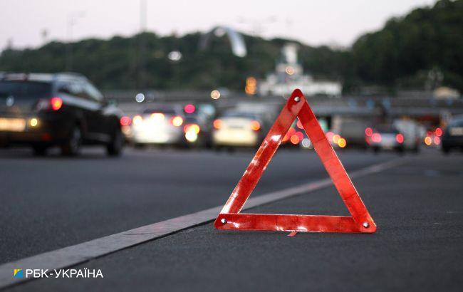 В Киеве маршрутка попала в ДТП. Более 20 человек пострадали, среди них есть дети