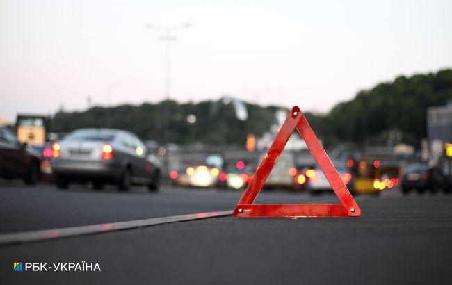 У Харківській області зіткнулися чотири автомобілі, є постраждалі