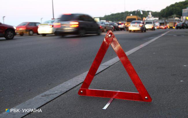 На дороге Киев-Чоп Mazda протаранила фуру, есть жертвы