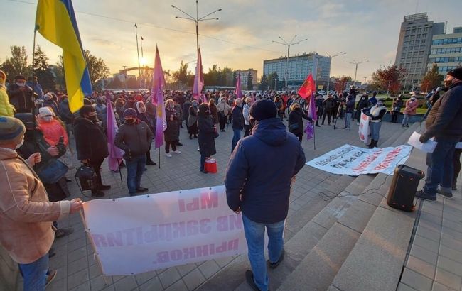 У Запоріжжі підприємці протестували проти карантину вихідного дня