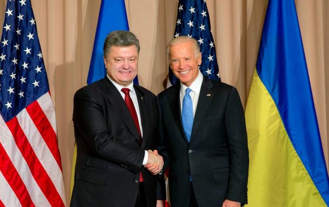 Порошенко і Байден домовилися скоординувати дії для звільнення українських заручників