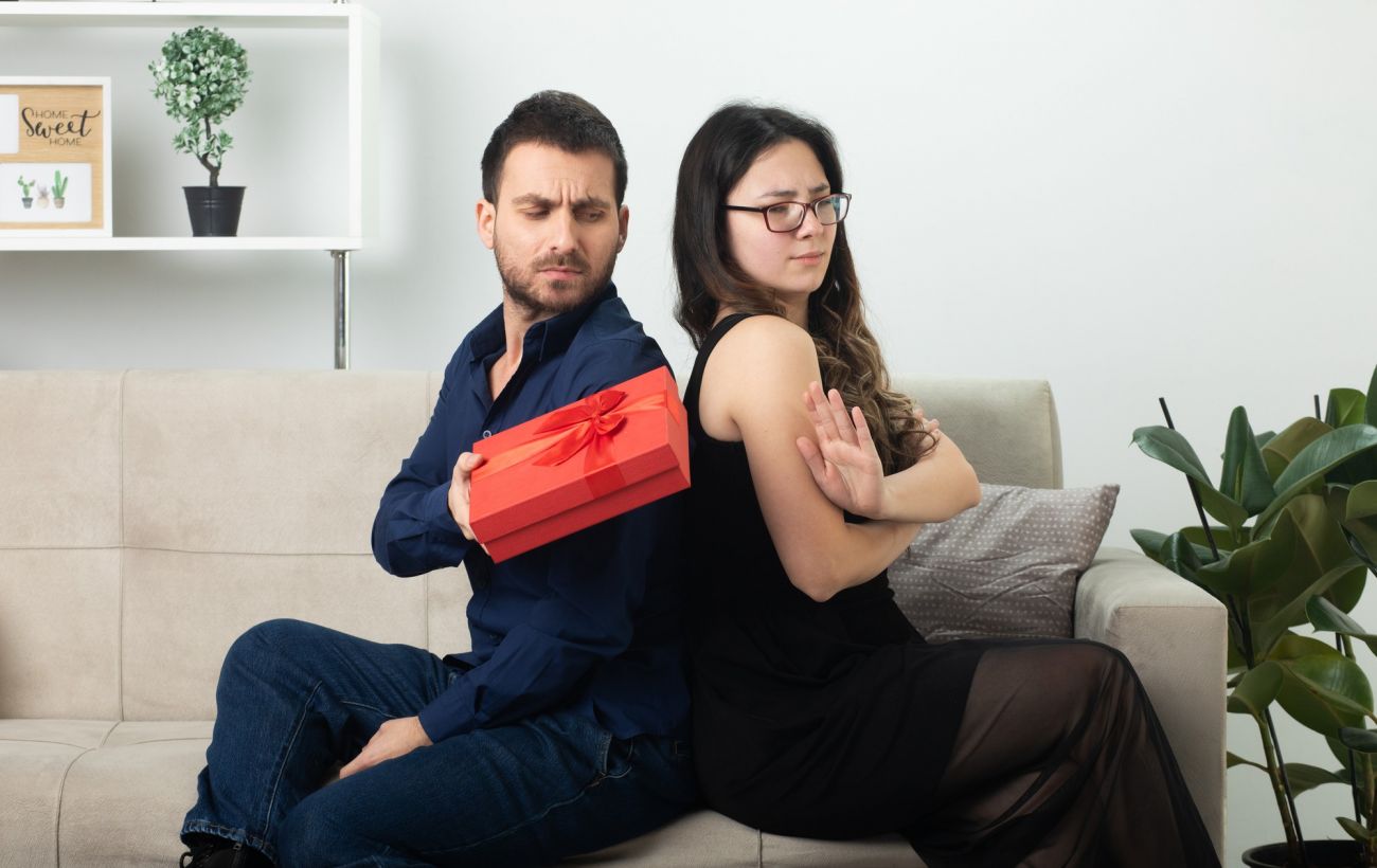 Не даруйте це коханим: які речі приносять сльози, розлуку та проблеми