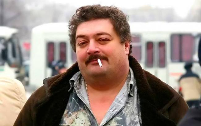 Дмитрий Быков: "Куда ни еду, за чем ни выйду - все вьется вокруг ларьков"