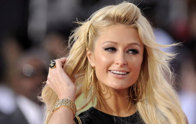 Періс Хілтон розіграли падінням літака