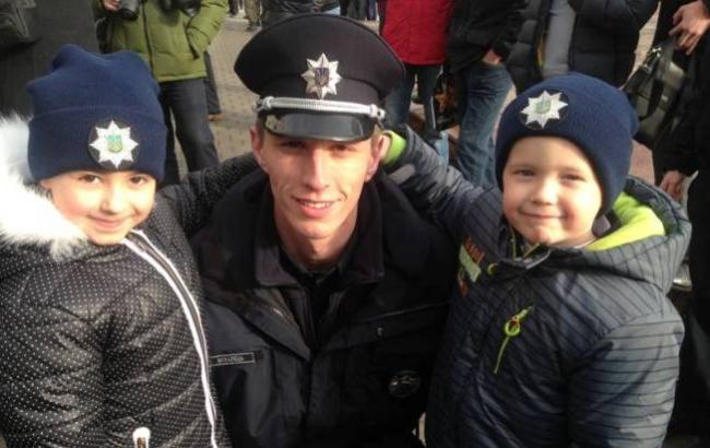 Улицы Ивана-Франковска патрулирует самый высокий лейтенант Украины