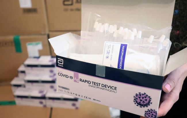 Во Львове медиков и учителей начали проверять на COVID-19 тестами на антиген